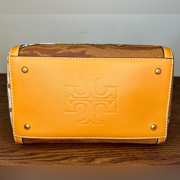 S⭕️LD‼️New Tory Burch T Monogram Jacquard Embroidered Duffle in Hazel - Picture 6 of 9